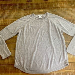 Gray sweater. Excellent conditions